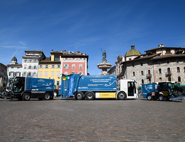Dolomiti Ambiente presenta a Trento i nuovi veicoli elettrici: una flotta aziendale intelligente, sicura e che si muove sempre più grazie all’energia della natura